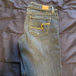 Women’s short American Eagle jeans